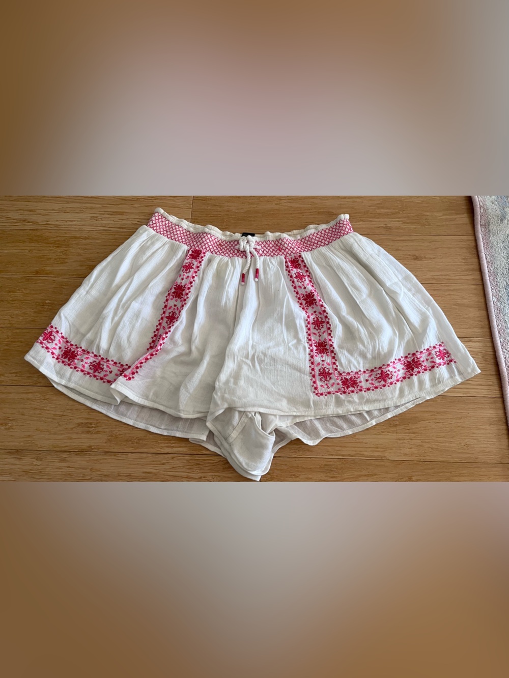 Polo by Ralph Lauren White Linen Shorts with pink embroidery